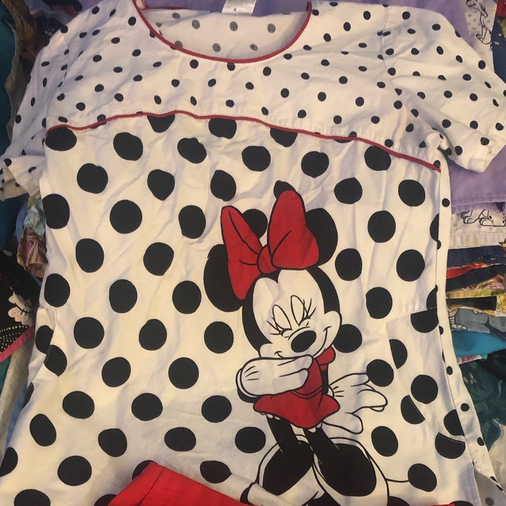 Small scrub set